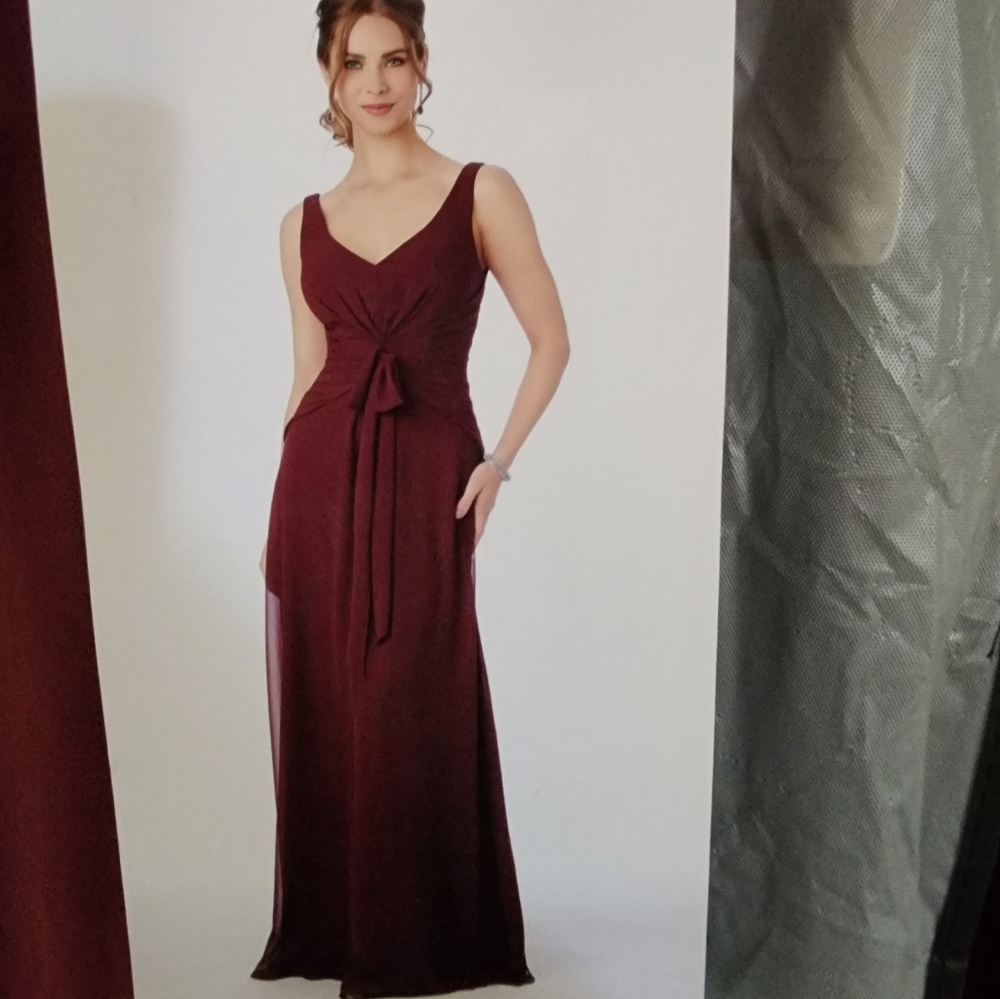 Size 14: NWT Mori Lee Bridesmaid or Prom/Evening Dress